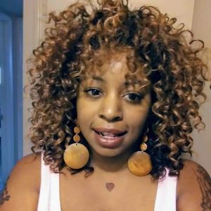 Meet your Posher, Polly